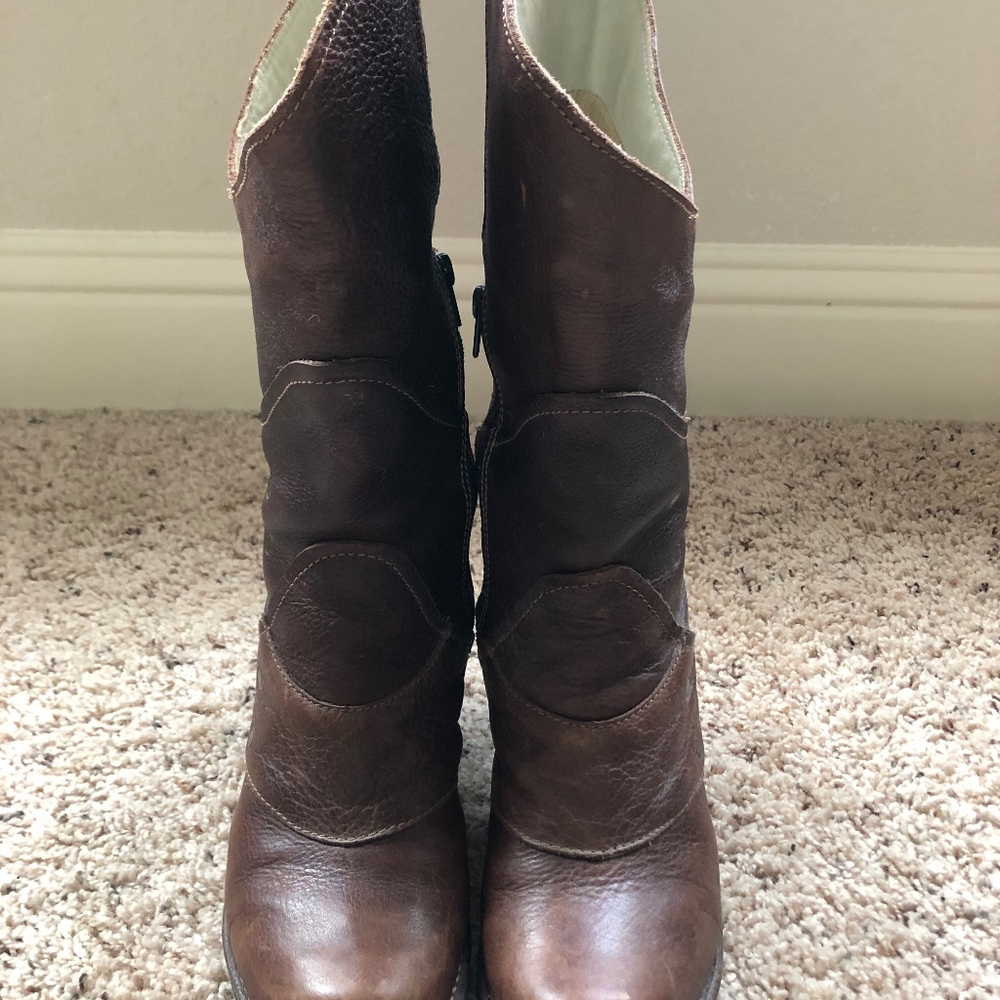 Spanish El Naturalista Porla Vida Leather Boots